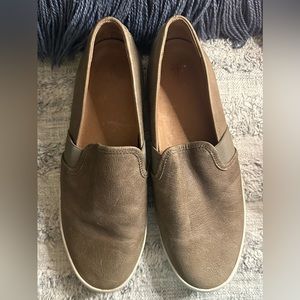 Frye Dylan Slip On